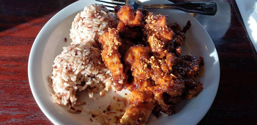 Sumalees Thai Cuisine | restaurant | 20831 WA-410, Bonney Lake, WA 98391, USA | 2538263514 OR +1 253-826-3514