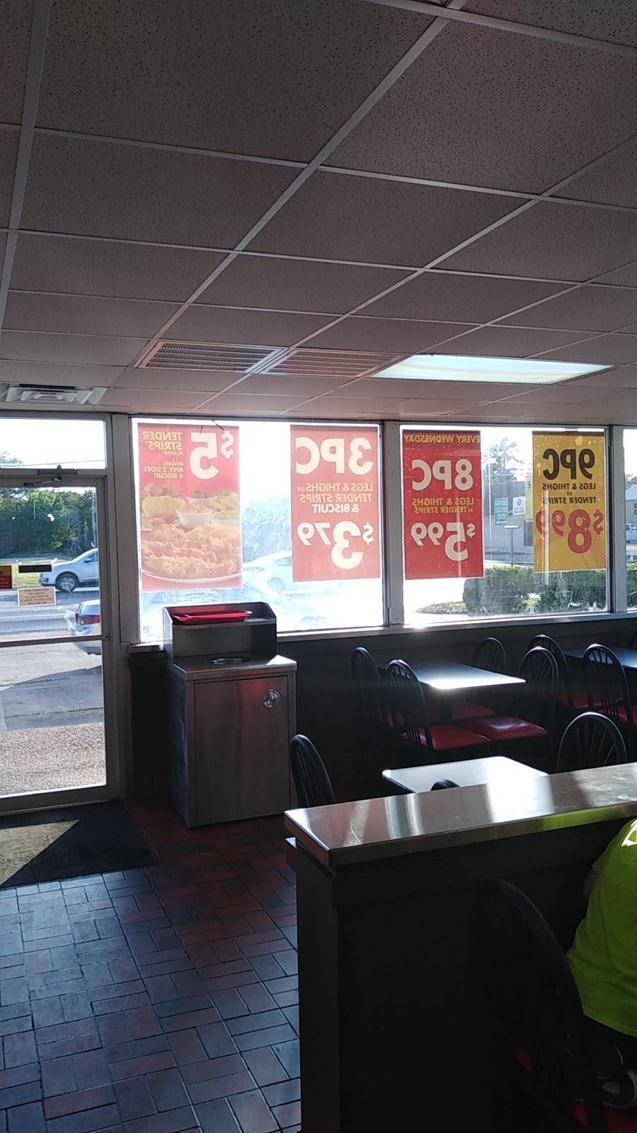 Churchs Chicken | restaurant | 606 N Mechanic St, El Campo, TX 77437, USA | 9795436961 OR +1 979-543-6961