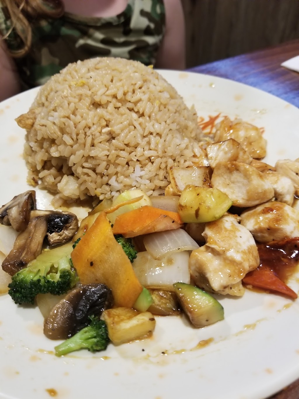 Tomo Japanese Restaurant | restaurant | 918 S Belt Hwy, St Joseph, MO 64507, USA | 8162323001 OR +1 816-232-3001