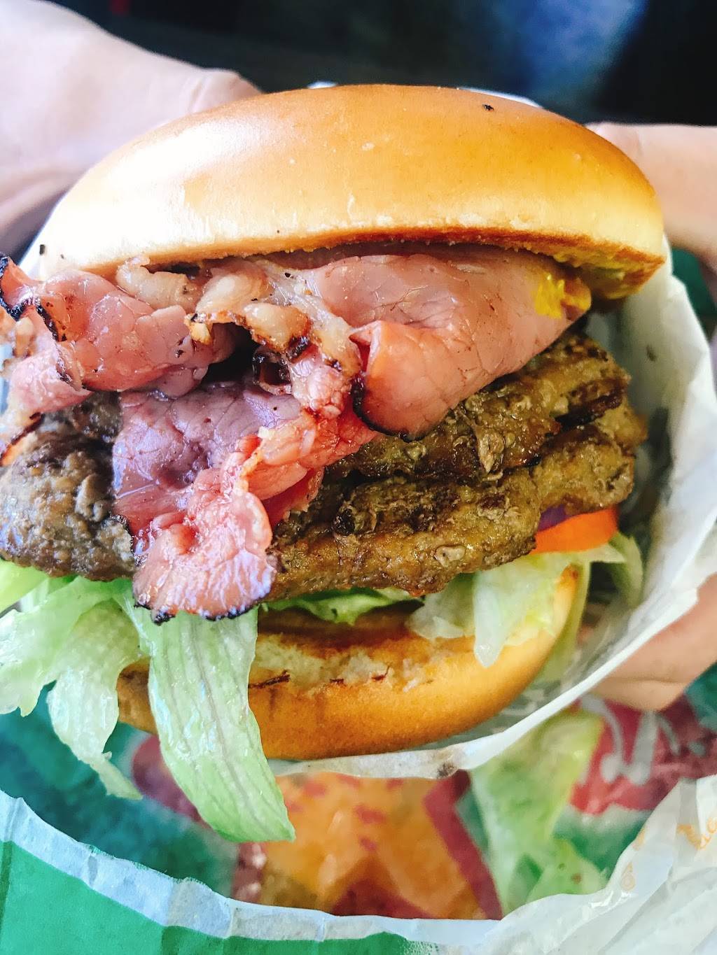 Carls Jr. | restaurant | 815 Real Rd, Bakersfield, CA 93309, USA | 6613230296 OR +1 661-323-0296