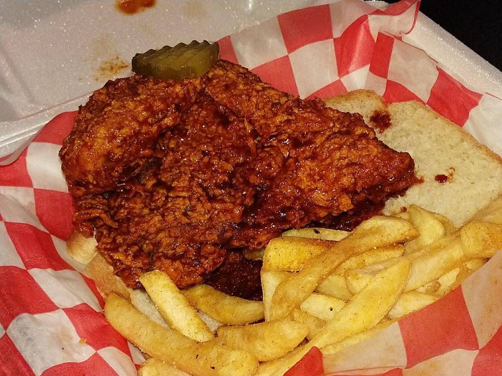 Helens Hot Chicken Murfreesboro | restaurant | 2042 Lascassas Pike a12, Murfreesboro, TN 37130, USA | 6153968779 OR +1 615-396-8779