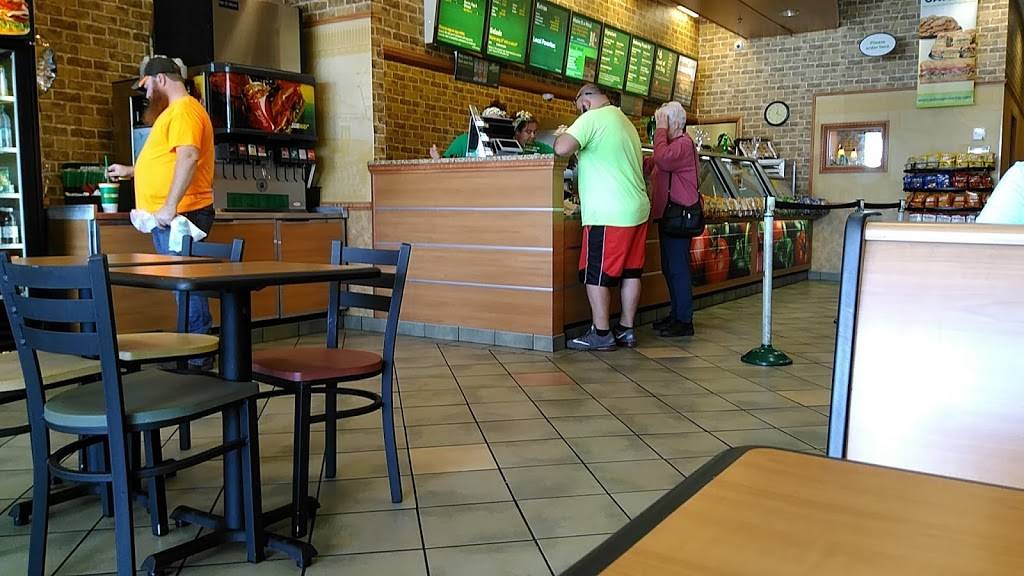 Subway Restaurants | restaurant | 2616 US-92, Lakeland, FL 33801, USA | 8636670777 OR +1 863-667-0777