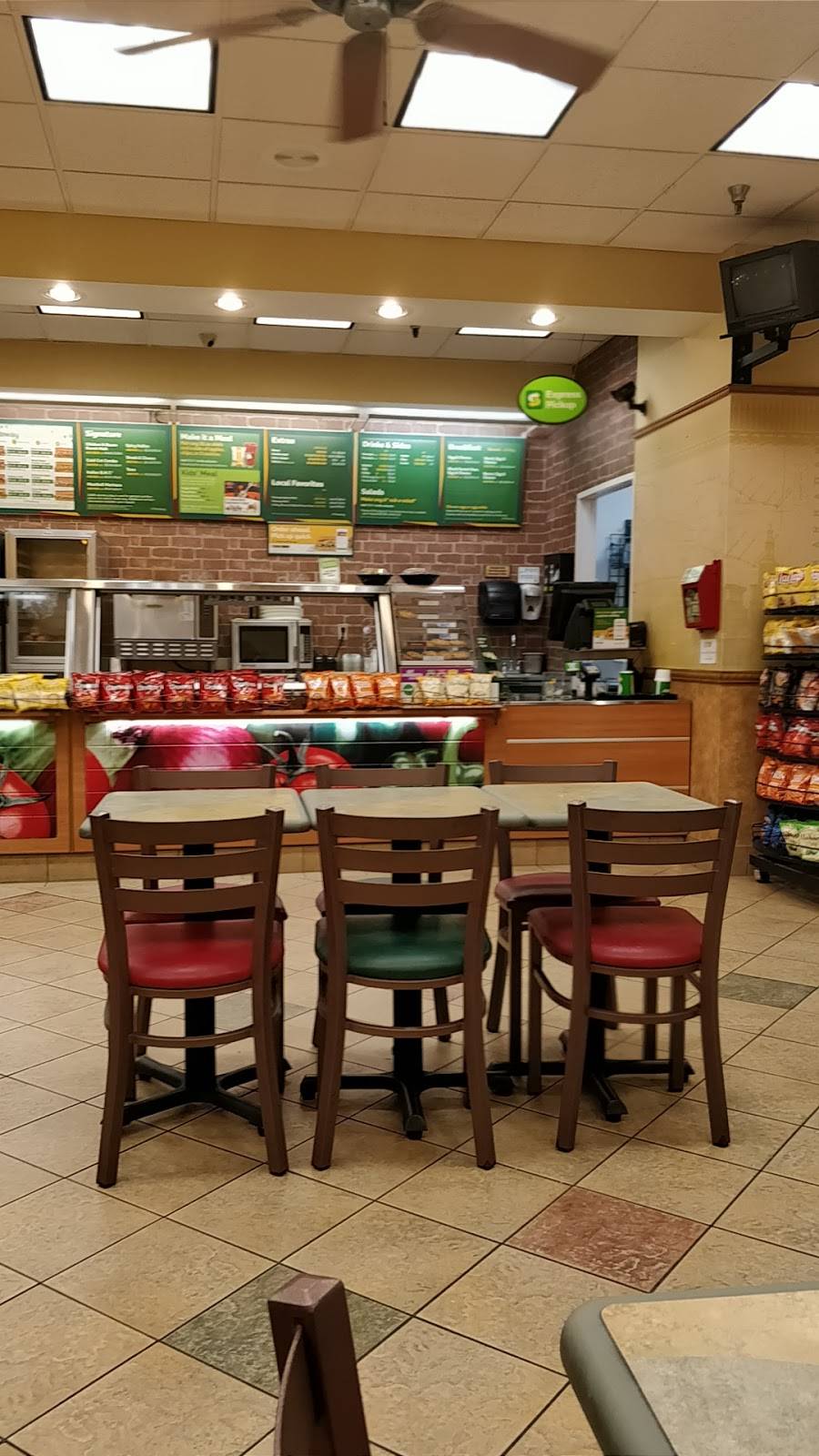 Subway Restaurants | restaurant | 817 E Bloomingdale Ave Unit 1017 Bloomingdale, Square, Brandon, FL 33511, USA | 8136856178 OR +1 813-685-6178