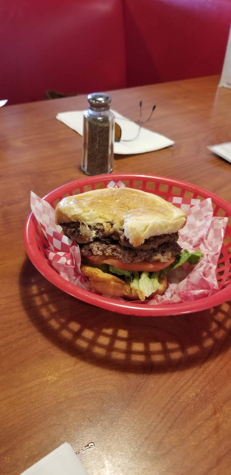 Snuffys Malt Shop | restaurant | 17519 Minnetonka Blvd, Minnetonka, MN 55345, USA | 9524751850 OR +1 952-475-1850