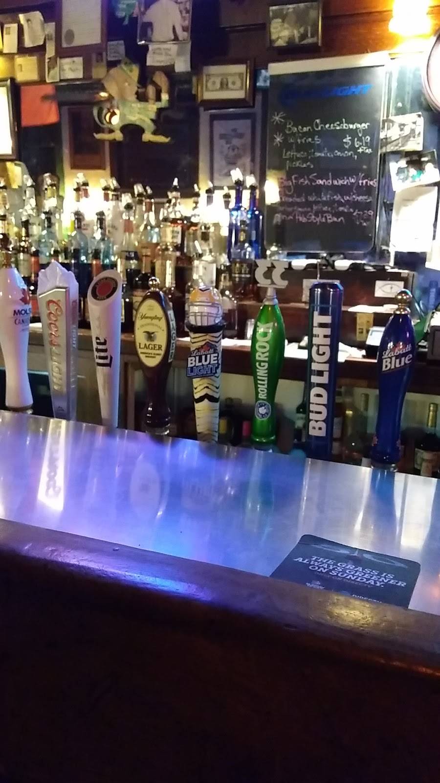 Clancys Pub and Pizza | restaurant | 901 East Ave, Erie, PA 16503, USA | 8144566151 OR +1 814-456-6151