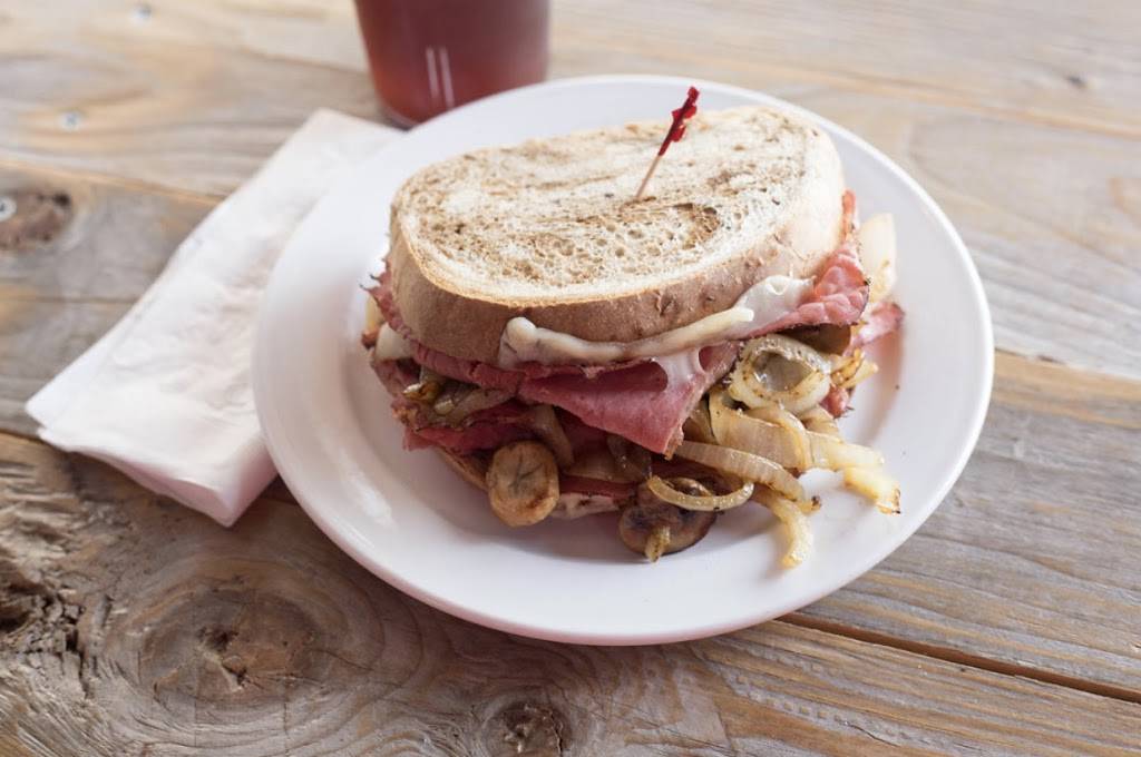 Matties Delectable Desserts | bakery | 8444 International Dr, Orlando, FL 32819, USA | 4077359550 OR +1 407-735-9550