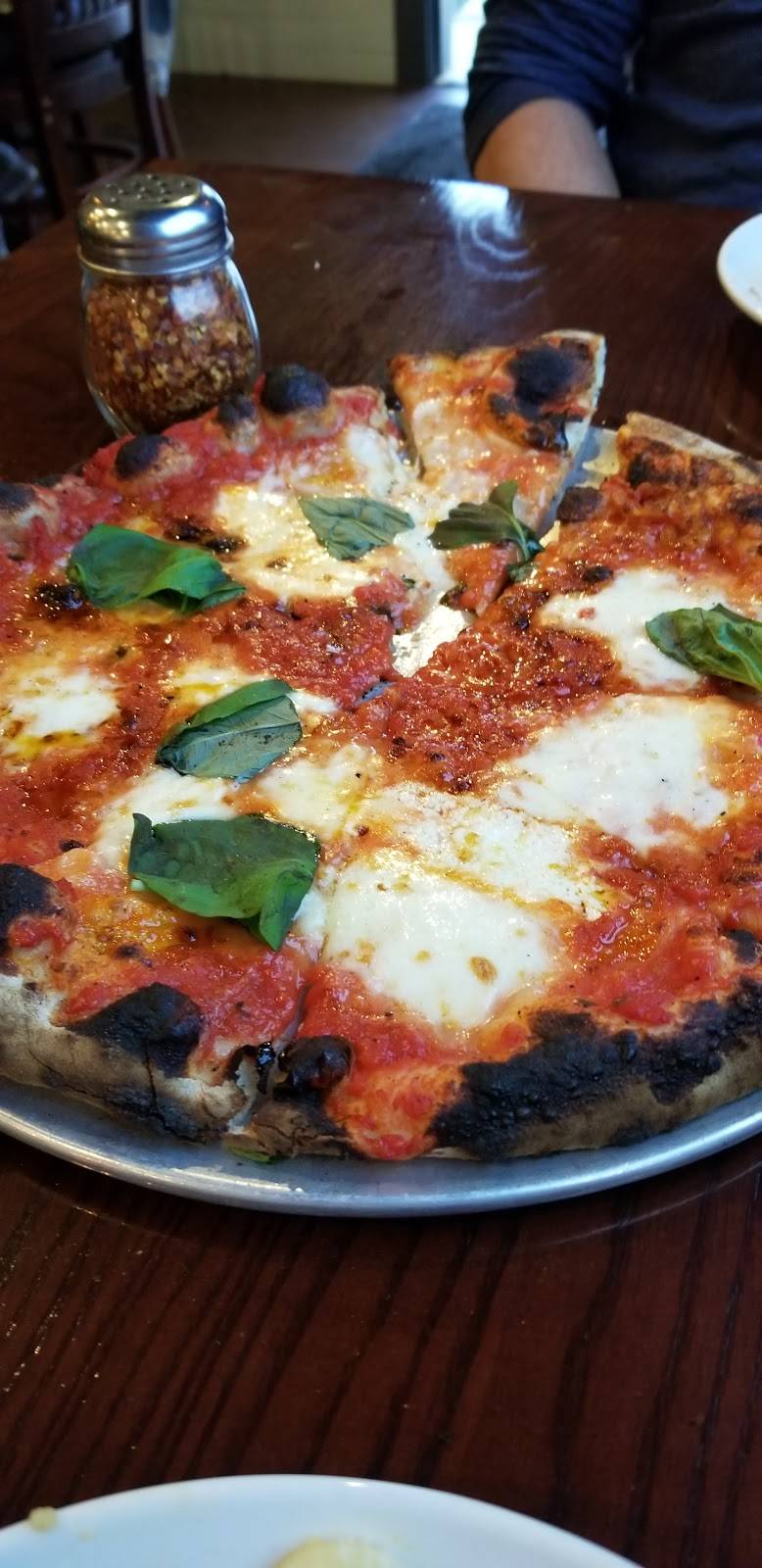 Coal and Daisies | restaurant | 5 Sycamore Way, Branford, CT 06405, USA | 2032081263 OR +1 203-208-1263