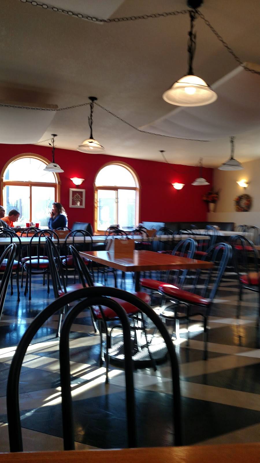 Creamery Pizza & Ice Cream | restaurant | 407 S Mill St, Rushford, MN 55971, USA | 5078647214 OR +1 507-864-7214