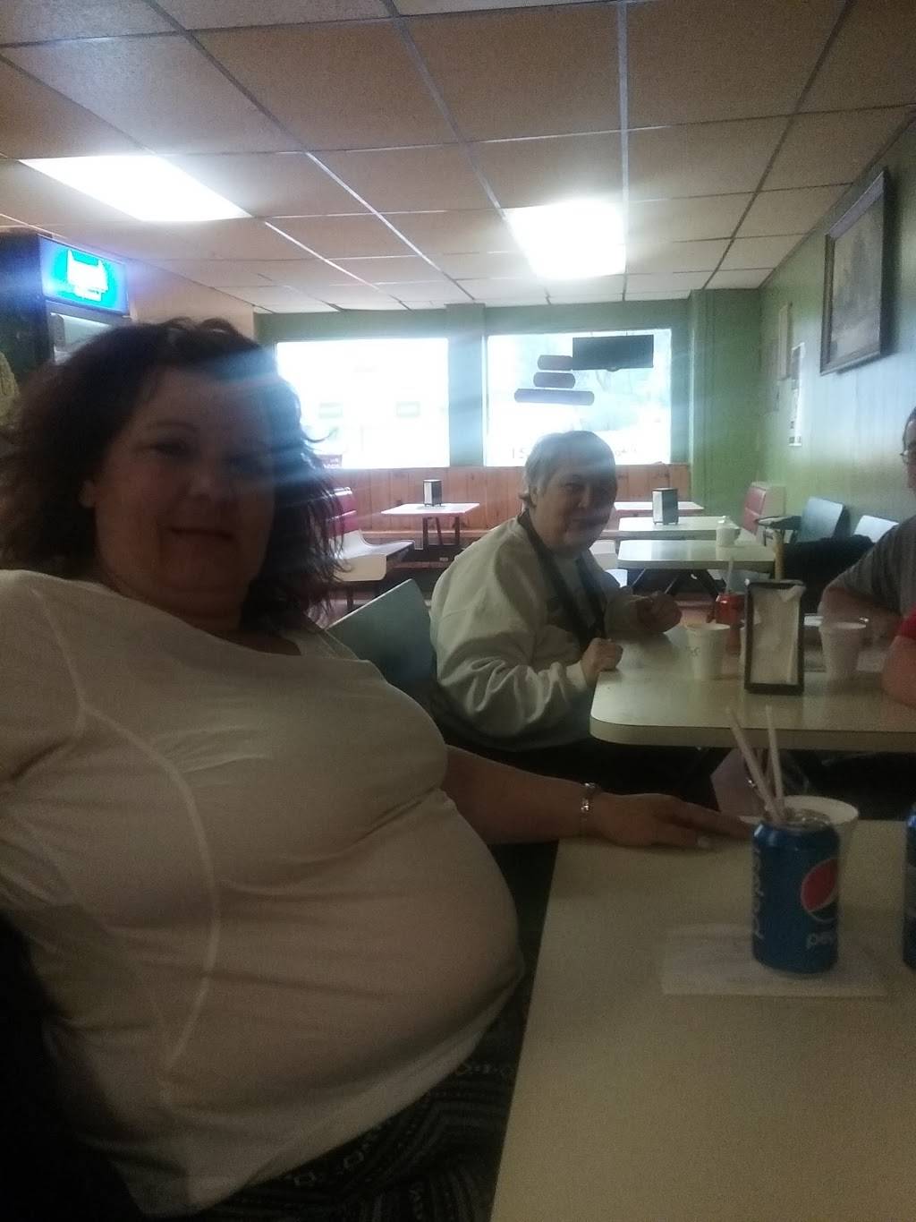 New York Pizzeria | restaurant | 7439 Main St, Newport, NY 13416, USA | 3158458121 OR +1 315-845-8121