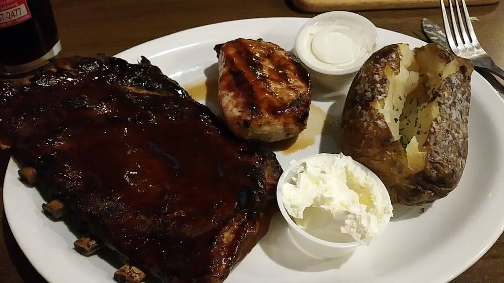 Chaps 3 at Leaning Tree Golf Course | restaurant | 7860 Smiths Creek Rd, Goodells, MI 48027, USA | 8103674500 OR +1 810-367-4500