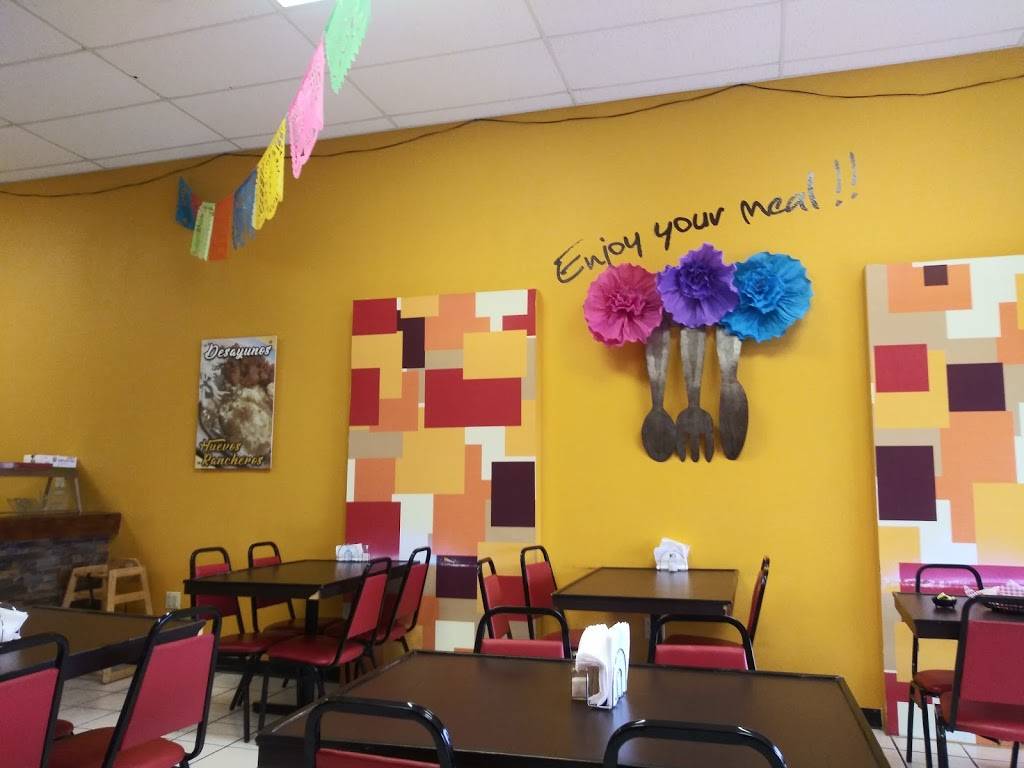 Claudys | restaurant | 125 N Kenazo Ave, Horizon City, TX 79928, USA | 9153032810 OR +1 915-303-2810