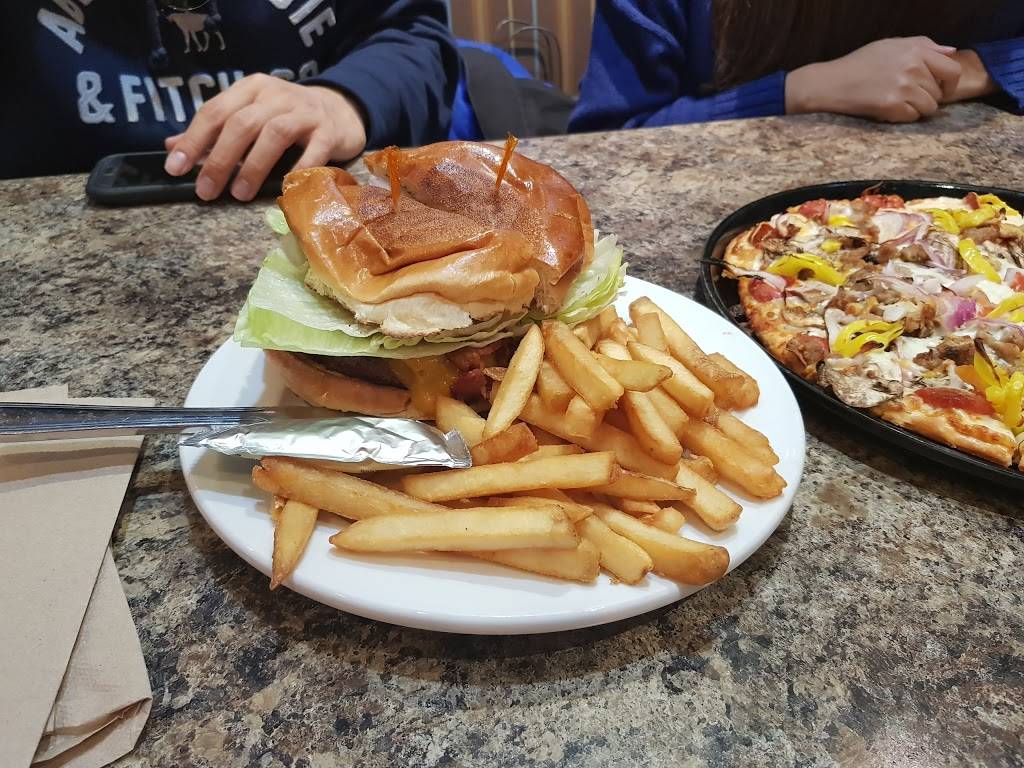 Straw Hat Pizza | restaurant | 18 U.S. 50 Inside Harveys Casino, Stateline, NV 89449, USA | 7755869000 OR +1 775-586-9000