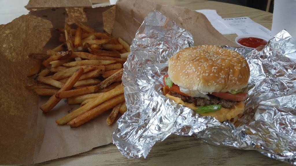 Five Guys | meal takeaway | 6000 Northwest Hwy, Crystal Lake, IL 60014, USA | 8154790430 OR +1 815-479-0430