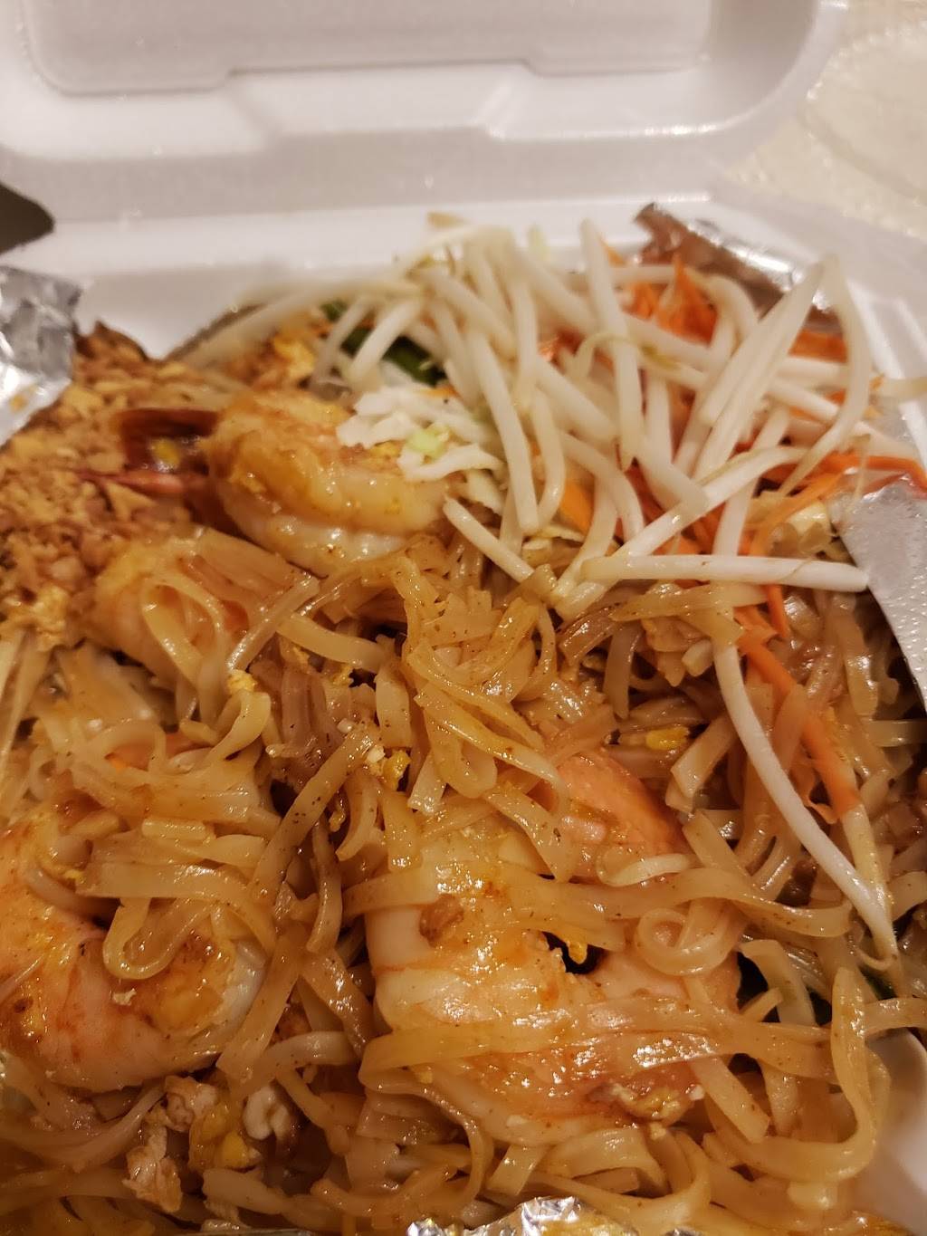 Sriracha Thai Restaurant | restaurant | 21950 S Avalon Blvd, Carson, CA 90745, USA | 3108353381 OR +1 310-835-3381