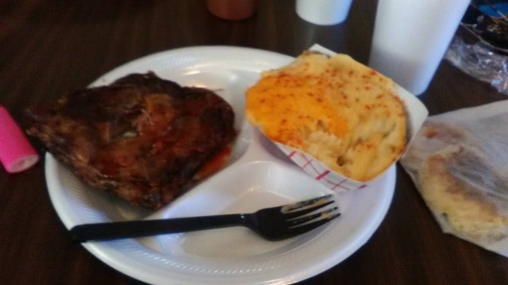 Ricks Bar-B-Que | restaurant | 1522 US-79, Dover, TN 37058, USA | 9312327217 OR +1 931-232-7217