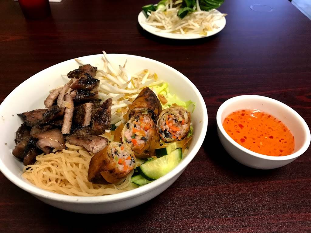 Sun Cafe | restaurant | 1681 S 1st Ave, Iowa City, IA 52240, USA | 3193512287 OR +1 319-351-2287