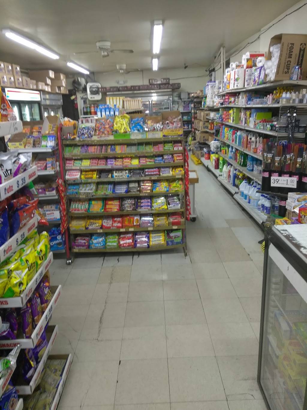 Collins Carryout & Mini Store | meal takeaway | 4043 Frederick Ave, Baltimore, MD 21229, USA | 4106448888 OR +1 410-644-8888