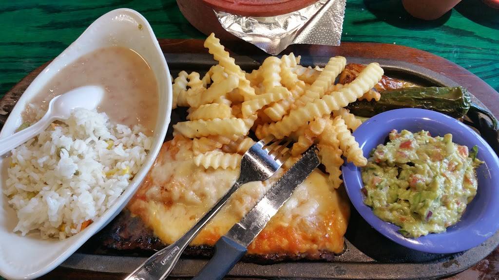 Mariscos Las Islitas | restaurant | 2446 S Western Ave, Chicago, IL 60608, USA | 7733760610 OR +1 773-376-0610