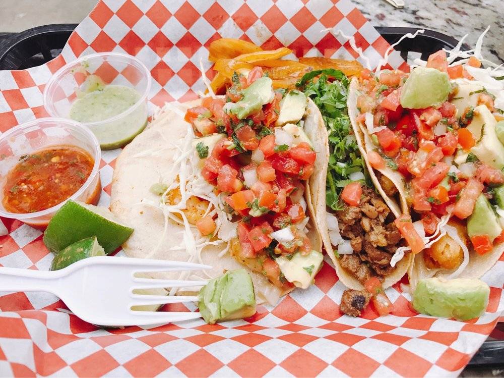 Lolis Mexican Cravings | restaurant | 8005 Benjamin Rd, Tampa, FL 33634, USA | 8138867467 OR +1 813-886-7467