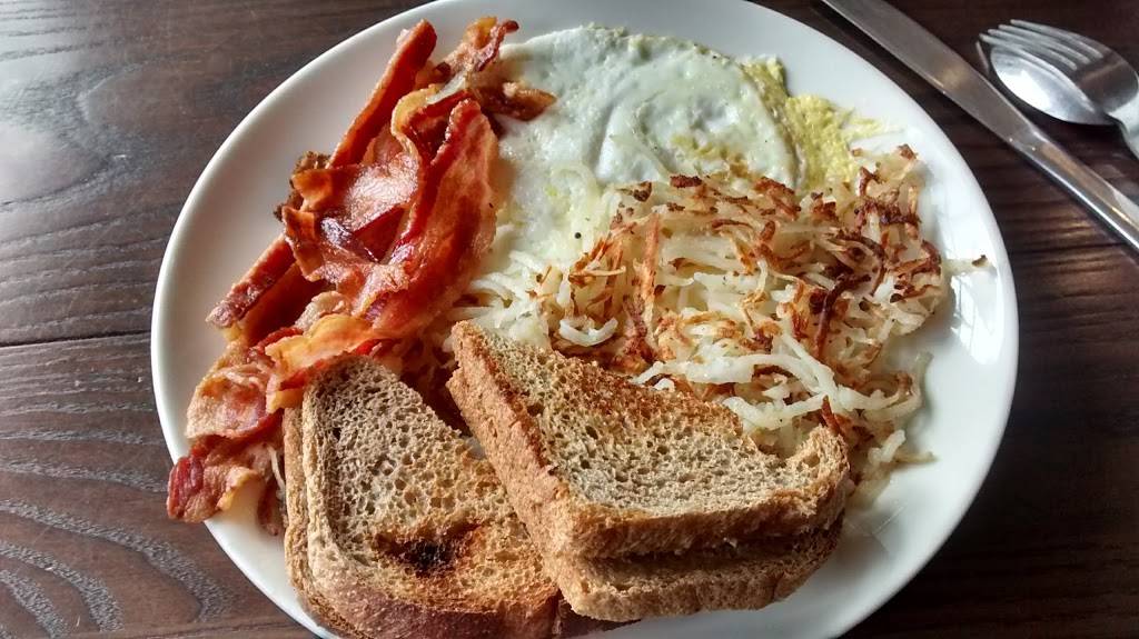 Bridgewater Village Store & Bistro | cafe | 27 Main St S, Bridgewater, CT 06752, USA | 8603542863 OR +1 860-354-2863