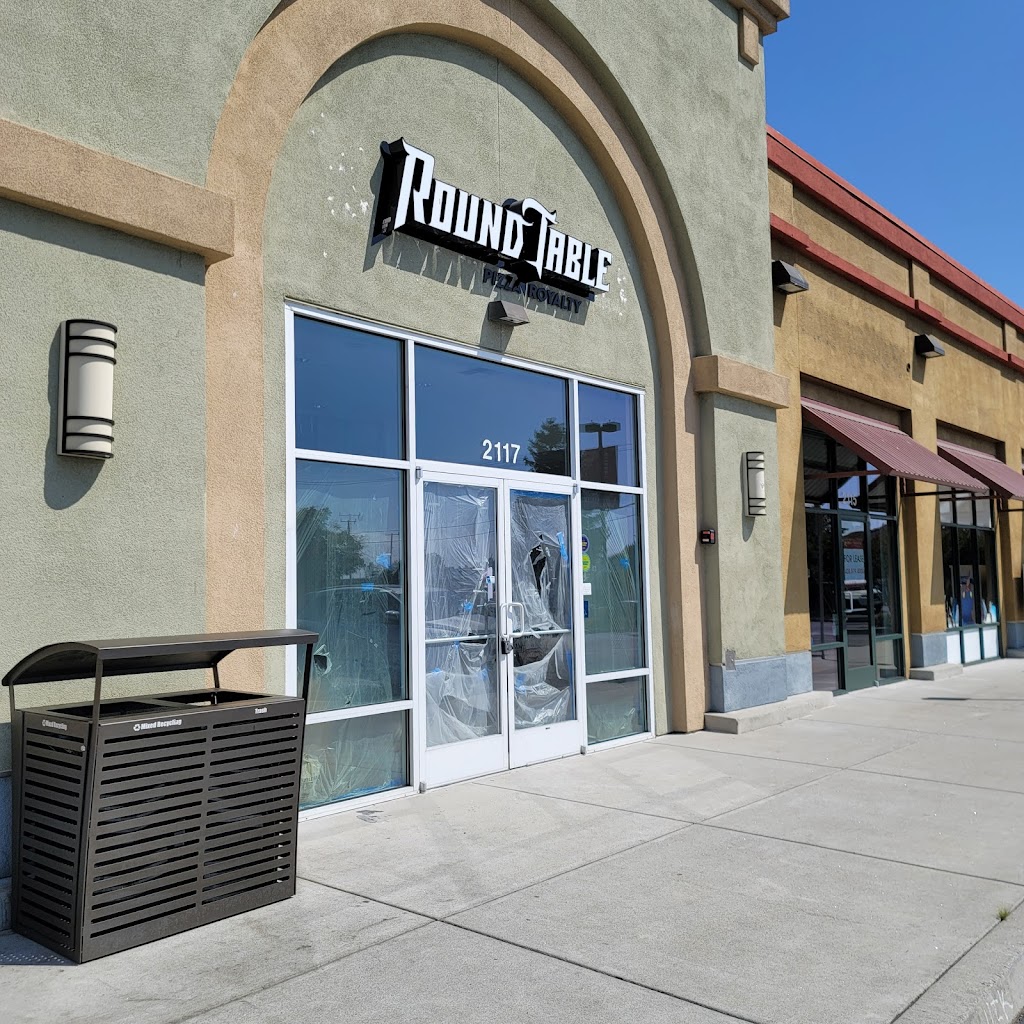 Round table pizza | restaurant | 2117 Mission St, Santa Cruz, CA 95060, USA | 4703886170 OR +1 470-388-6170