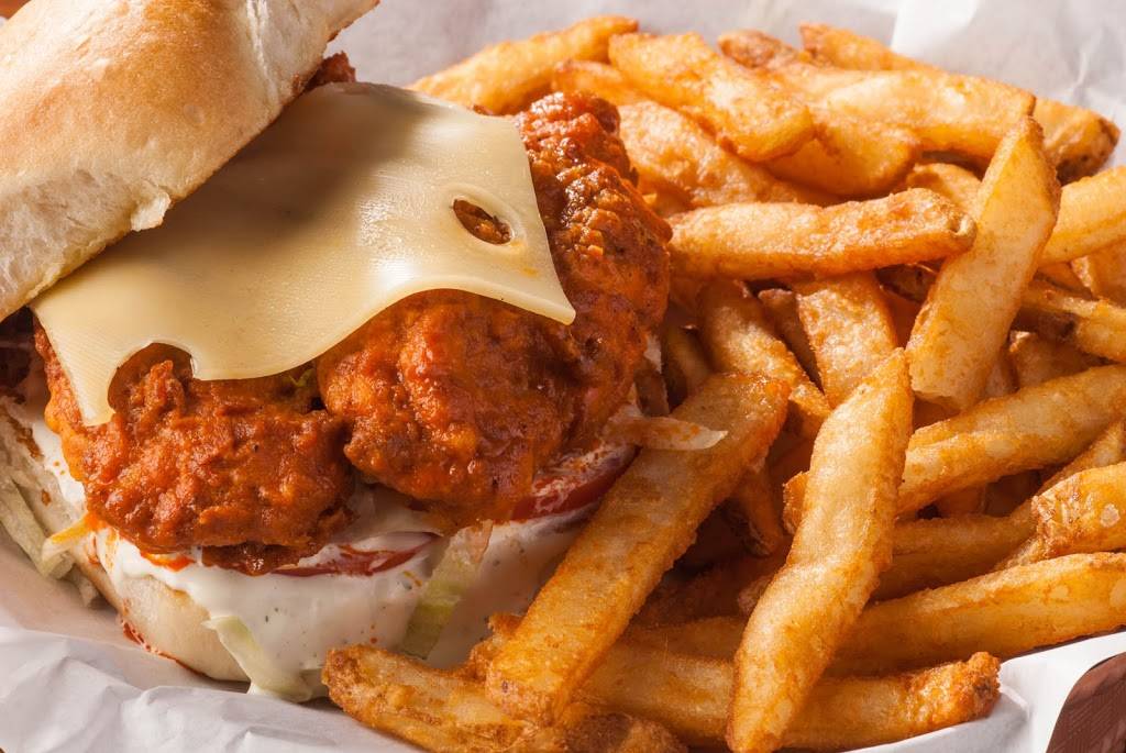 Mugshots Grill & Bar | restaurant | 204 N 40th Ave, Hattiesburg, MS 39402, USA | 6012712299 OR +1 601-271-2299