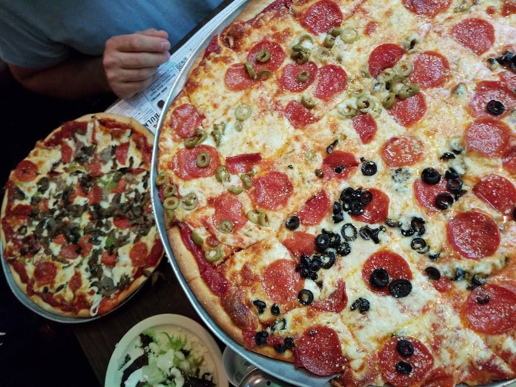 Clover Bar | restaurant | 601 S Beechtree St, Grand Haven, MI 49417, USA | 6168463580 OR +1 616-846-3580