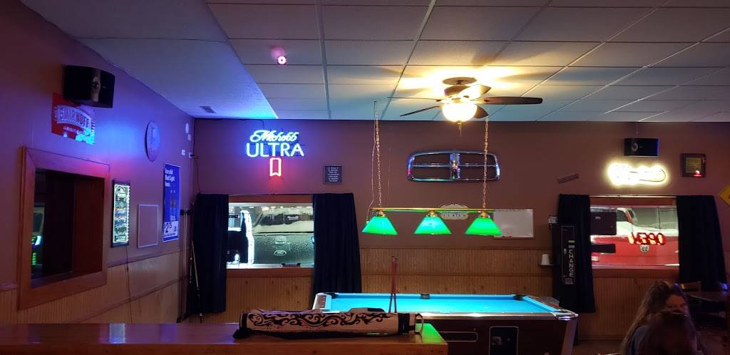 Moes River Room | restaurant | 150 S Reed Rd, Kokomo, IN 46901, USA | 7654508945 OR +1 765-450-8945