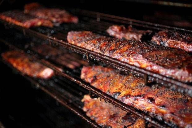 Smoky Jons #1 BBQ | restaurant | 2310 Packers Ave, Madison, WI 53704, USA | 6082497427 OR +1 608-249-7427