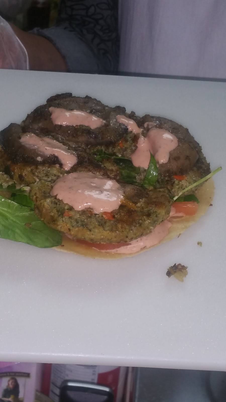 Detoxx Bar | restaurant | 234-16 Linden Blvd, Cambria Heights, NY 11411, USA | 7189490008 OR +1 718-949-0008