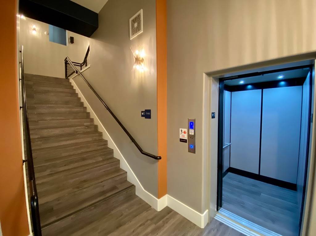 Fugazzis | restaurant | 22 E Oak Ave St, Porterville, CA 93257, USA | 5596150015 OR +1 559-615-0015