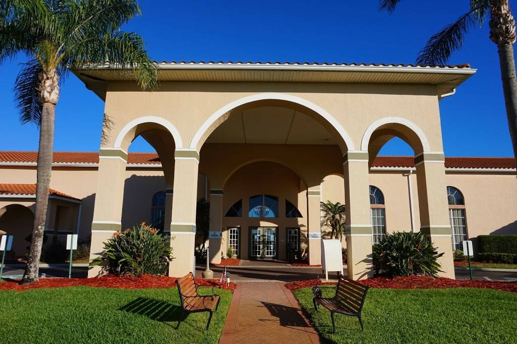 Four Lakes Golf Club Retirement Community | restaurant | 990 La Quinta Blvd, Winter Haven, FL 33881, USA | 8008267076 OR +1 800-826-7076