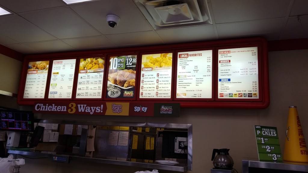 Lees Famous Recipe Chicken | restaurant | 15602 Manchester Rd, Ellisville, MO 63011, USA | 6362271718 OR +1 636-227-1718