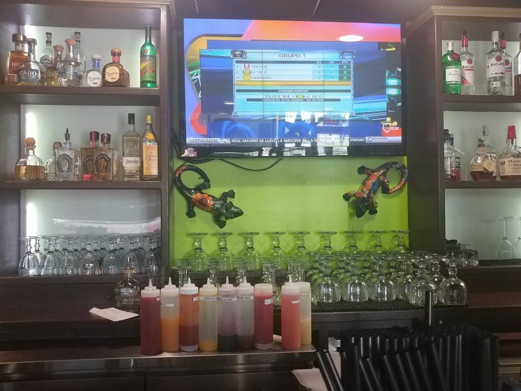 Senor Iguanas | restaurant | 5637 Outer Loop, Louisville, KY 40219, USA | 5027082165 OR +1 502-708-2165