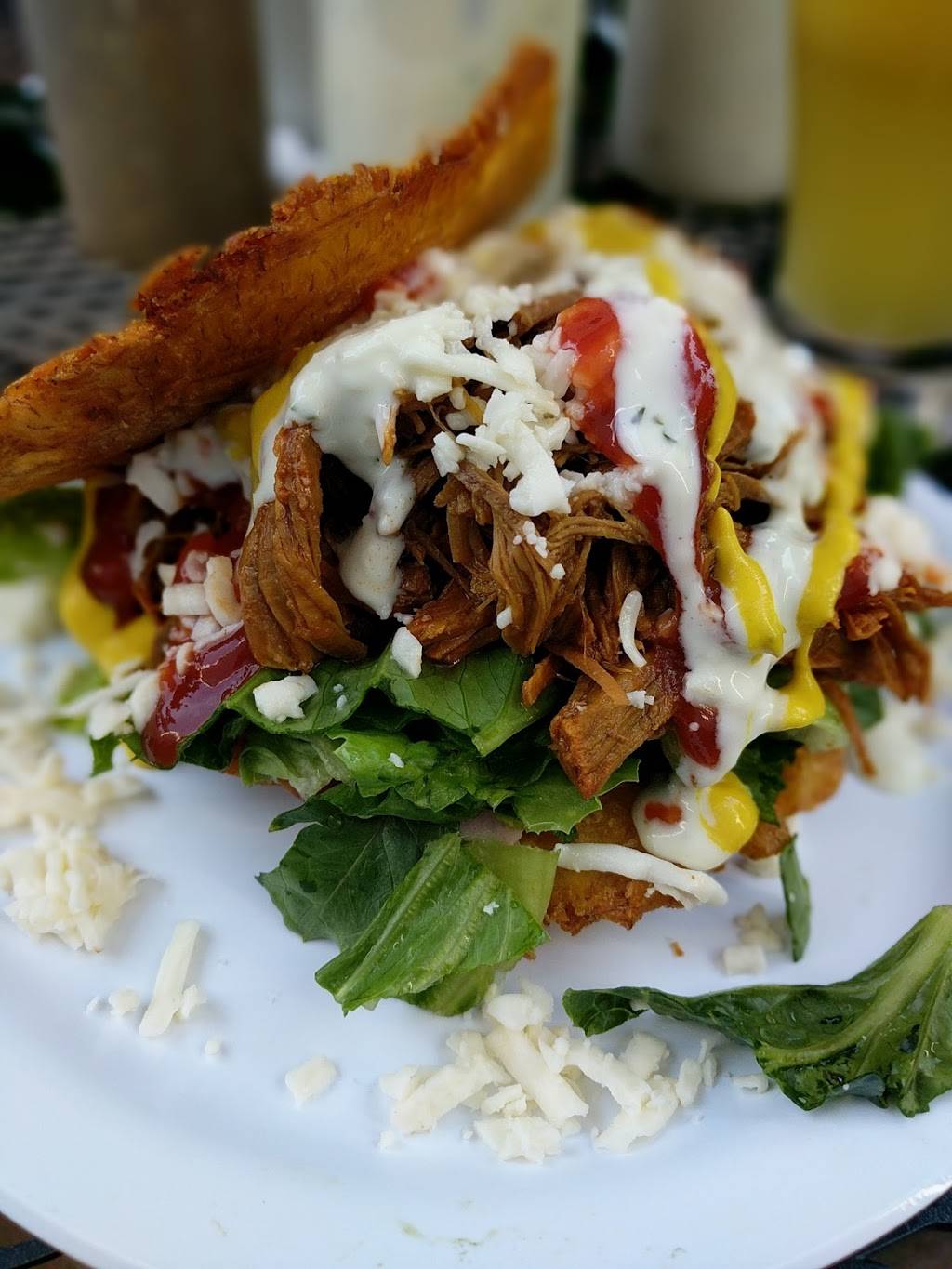 Rica Arepa Venezuelan Restaurant | cafe | 4253 W Armitage Ave, Chicago, IL 60639, USA | 7735433000 OR +1 773-543-3000