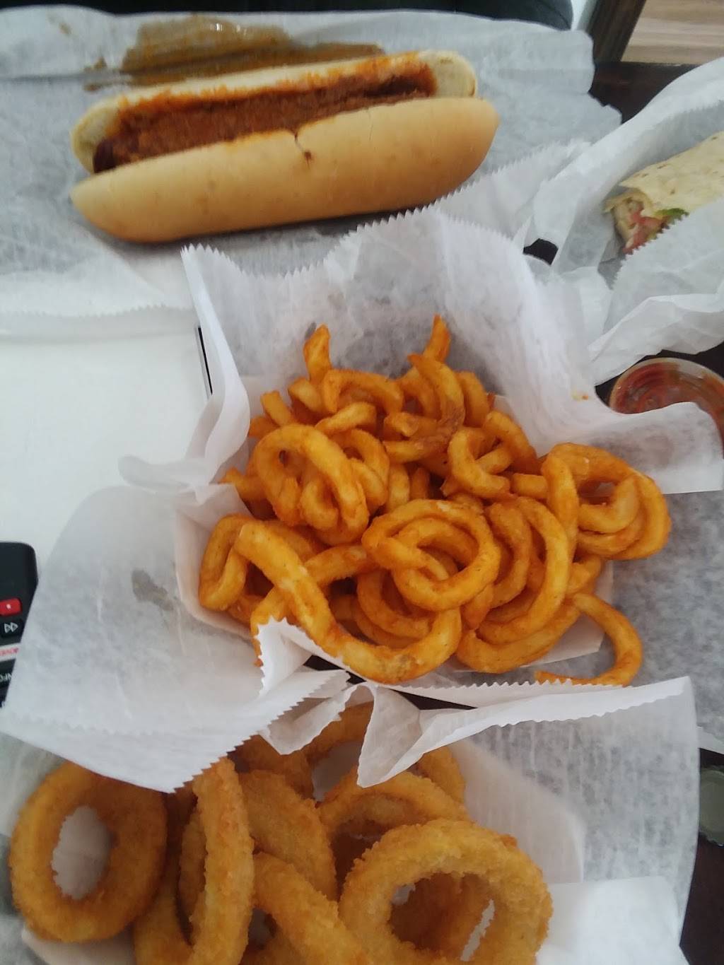 Valley Burger Shack | restaurant | 639 S Main St, Seymour, CT 06483, USA | 2033082190 OR +1 203-308-2190