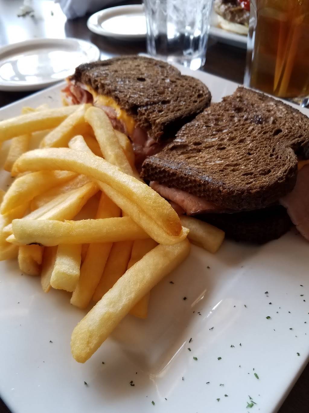 Hillside Restaurant | restaurant | 121 N 2nd St, DeKalb, IL 60115, USA | 8157564749 OR +1 815-756-4749