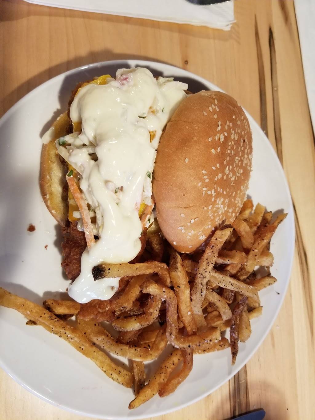 Harrys Alehouse | restaurant | 5737 Plank Rd, Fredericksburg, VA 22407, USA | 5405481500 OR +1 540-548-1500