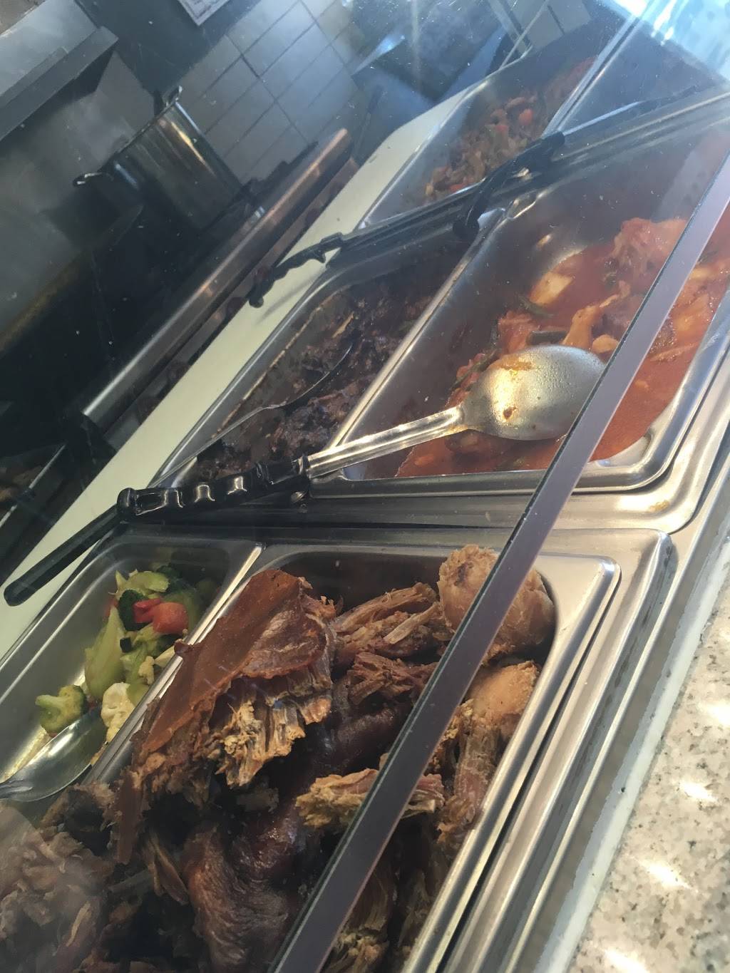 Sallys Lechon & BBQ | restaurant | 6551, 8700 Woodman Ave # 8, Arleta, CA 91331, USA | 8188951282 OR +1 818-895-1282