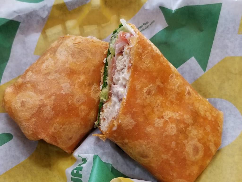 Subway Restaurants | restaurant | 1535 N Williams Lake Rd, Waterford Twp, MI 48327, USA | 2486663030 OR +1 248-666-3030