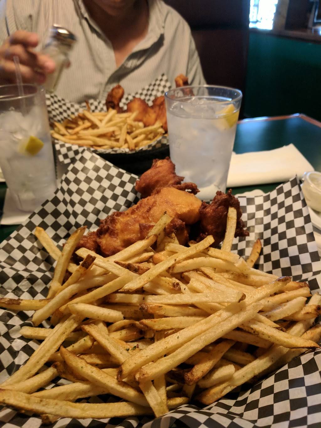 Harmons Pub | restaurant | 2329 Tuscarawas St W, Canton, OH 44708, USA | 3304532144 OR +1 330-453-2144