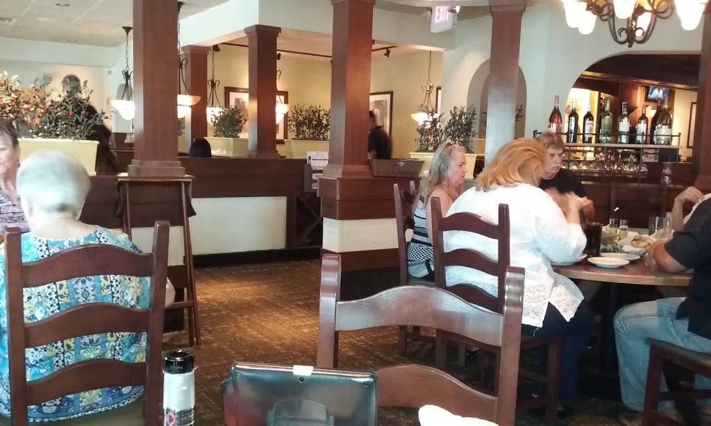 Olive Garden Italian Restaurant | meal takeaway | BRANDON MALL, 2602 W Brandon Blvd, Brandon, FL 33511, USA | 8136855900 OR +1 813-685-5900