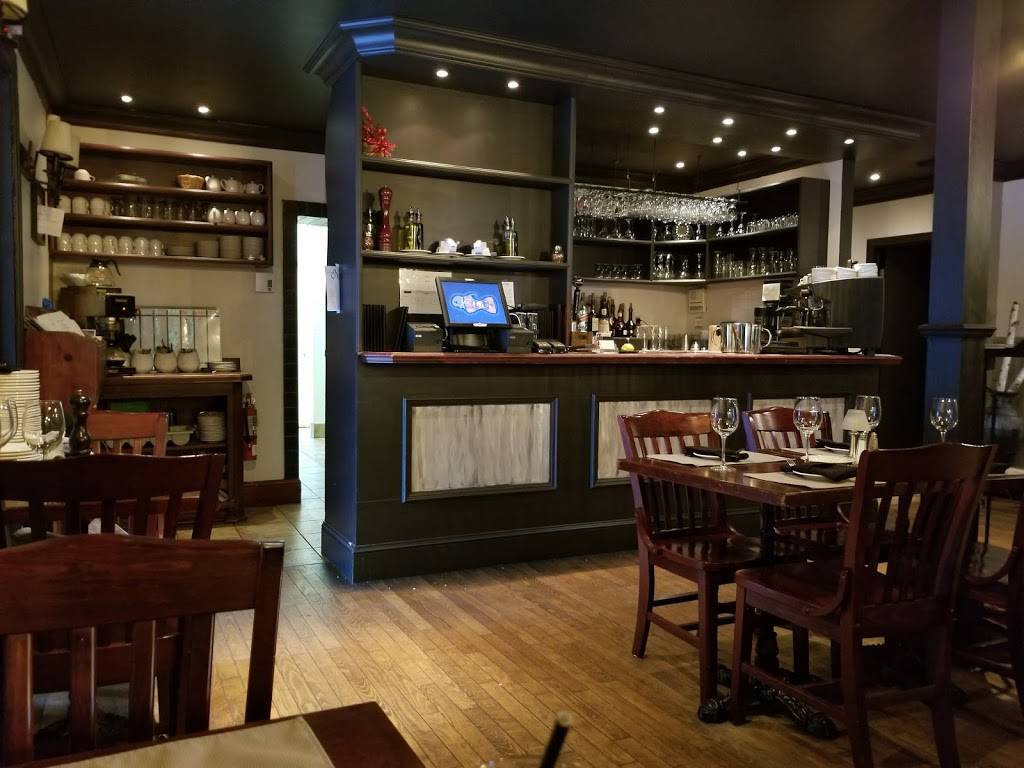 Napoléon | restaurant | 489 Rue Notre Dame, Montebello, QC J0V 1L0, Canada | 8194235555 OR +1 819-423-5555