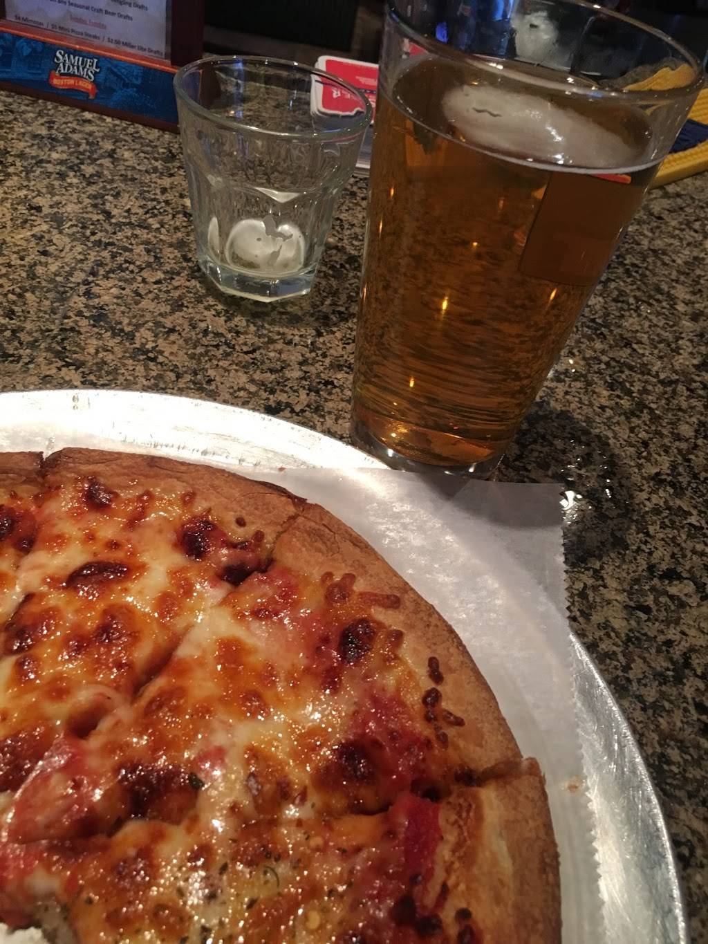 Toms Pizza Place | restaurant | 3223 Concord Rd, Aston, PA 19014, USA | 6104975775 OR +1 610-497-5775