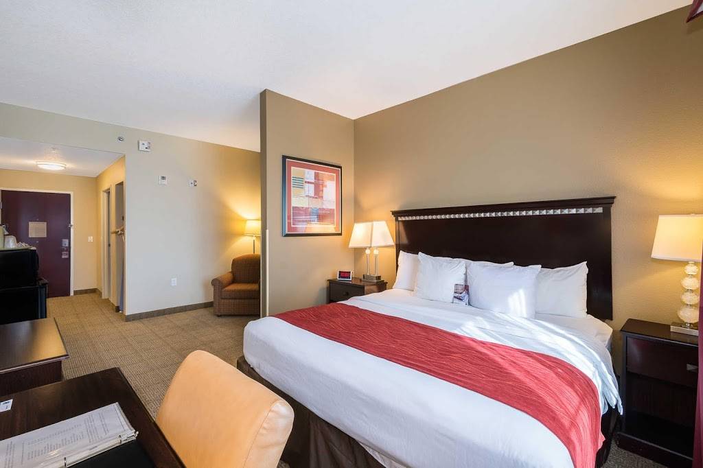 Comfort Inn & Suites Maingate South | restaurant | 4095 Hotel Dr, Davenport, FL 33897, USA | 8633534510 OR +1 863-353-4510