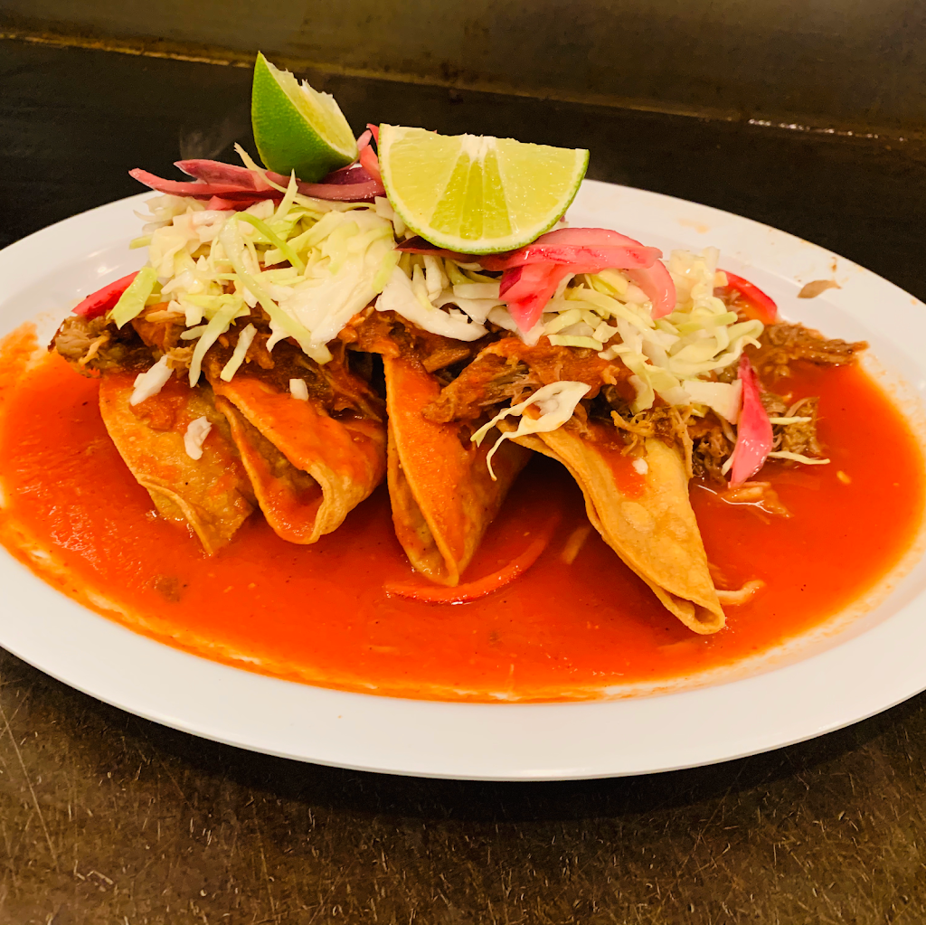 Tortas Ahogadas y tacos Atemajac | restaurant | 3700 NE 4th St Surveying Computer Lab, Renton, WA 98056, USA | 4254451406 OR +1 425-445-1406