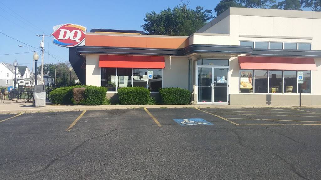 Dairy Queen | restaurant | 1048 Grand Ave, Galesburg, IL 61401, USA | 3093421970 OR +1 309-342-1970