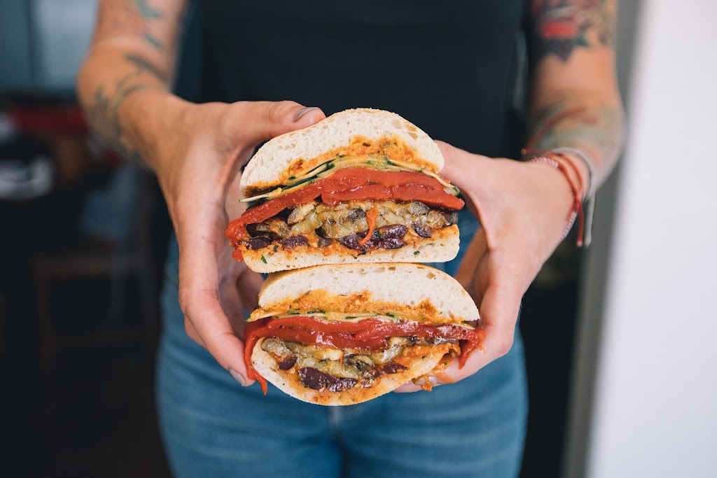 GEWL | restaurant | 350 Clinton St, Costa Mesa, CA 92626, USA | 5622252142 OR +1 562-225-2142