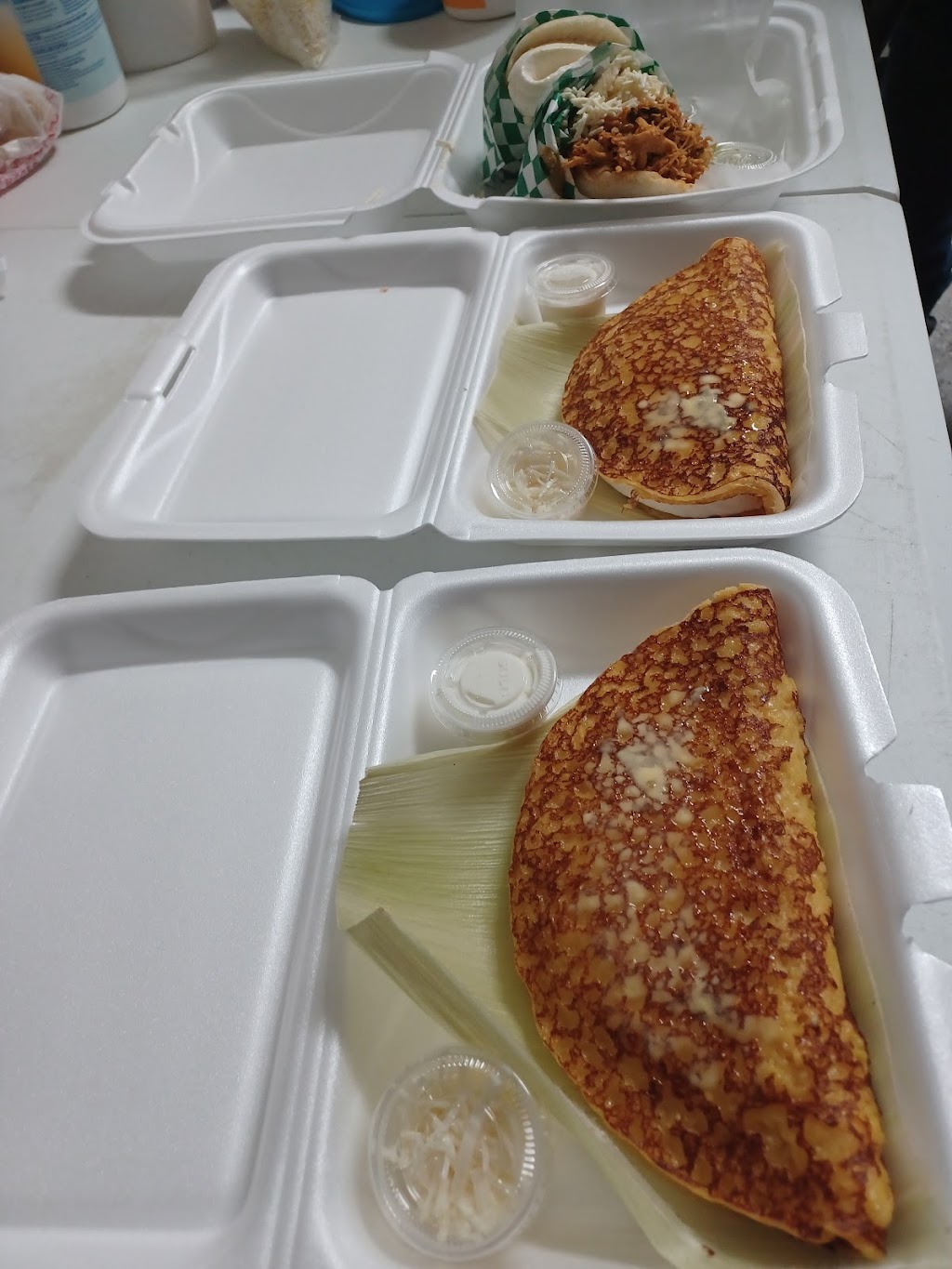 Cachapa La 33 | restaurant | 10201 NW 116th Way, Medley, FL 33178, USA | 7868360366 OR +1 786-836-0366