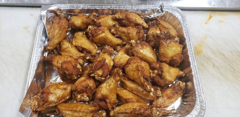 Little Clown Pizza & Restaurant | restaurant | 2801 N Central Park Ave, Chicago, IL 60618, USA | 7732767776 OR +1 773-276-7776